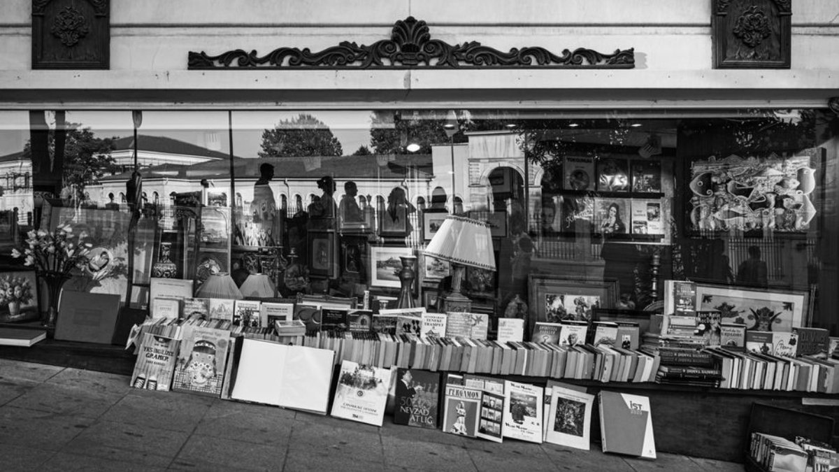 Is Barnes And Nobles Going Out Of Business